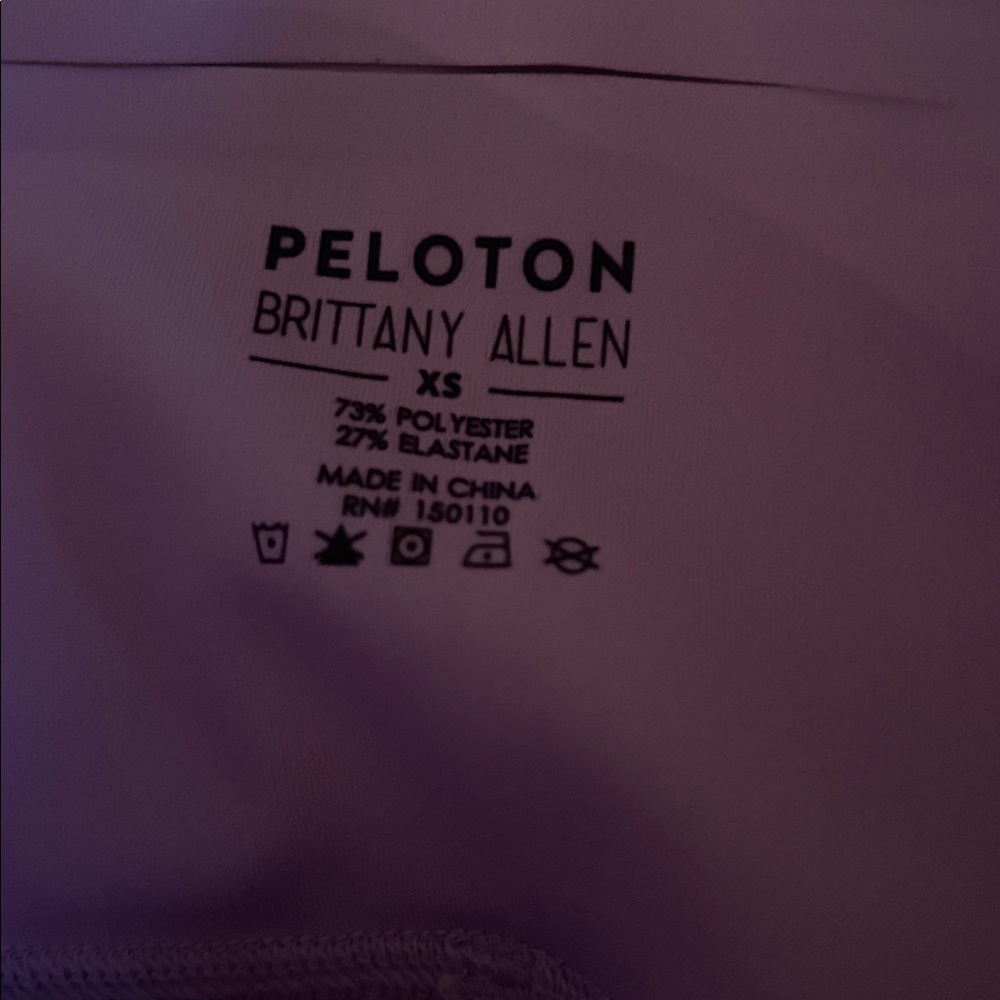 PELOTON HIGH WAISTED SIDE POCKET LEGGING LAVENDER COLOR SIZE XS WAIST 11β NWTS - Picture 3 of 9